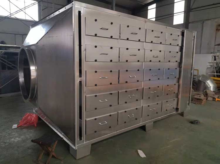 4萬風量不銹鋼活性炭吸附處理裝置 4萬風量不銹鋼活性炭吸附處理裝置